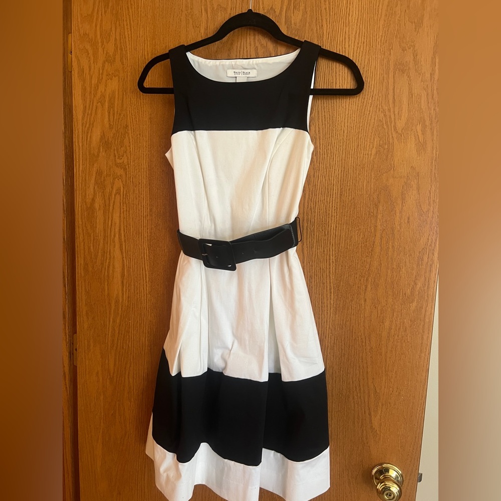 White House Black Market White & Black Stripe Sleeveless Dress. Size 0.